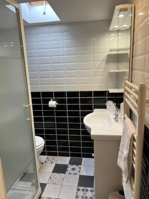 Le Paris Eiffel - Appartement Cosy En Plein Centre Бургуэн Экстерьер фото