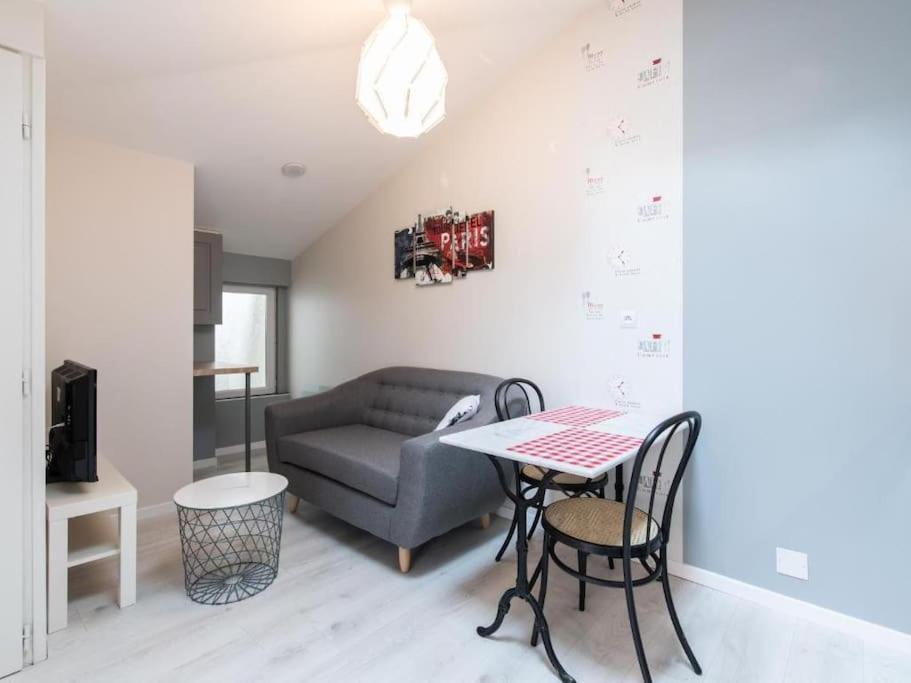 Le Paris Eiffel - Appartement Cosy En Plein Centre Бургуэн Экстерьер фото