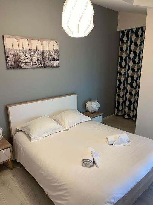 Le Paris Eiffel - Appartement Cosy En Plein Centre Бургуэн Экстерьер фото