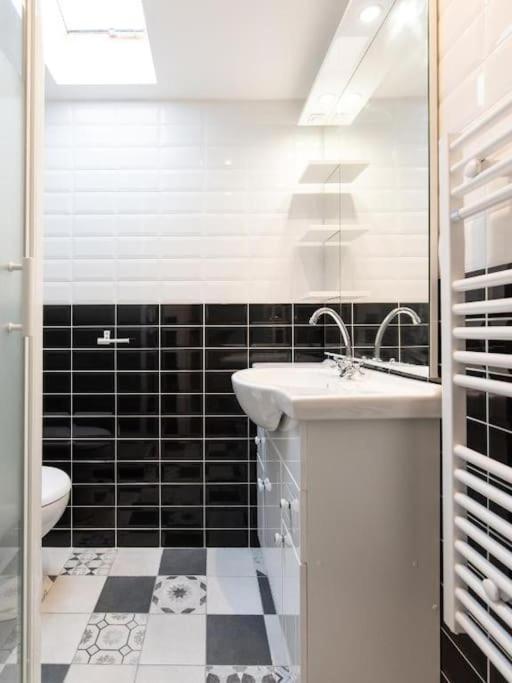 Le Paris Eiffel - Appartement Cosy En Plein Centre Бургуэн Экстерьер фото